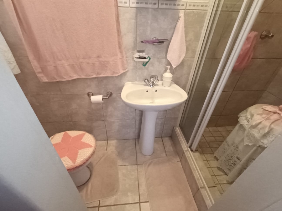 To Let 3 Bedroom Property for Rent in Island View Western Cape